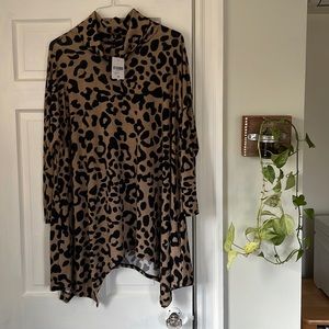 Leopard print cowl neck forever 21 sweater size 1x NWT.
